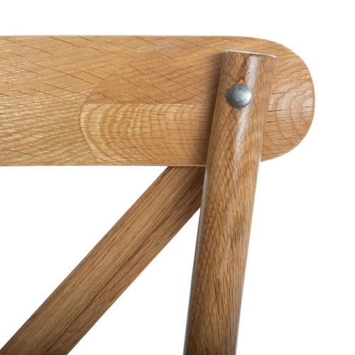 Dřevěná jídelní židle Isak Atmosphera v rustikálním stylu se stohovatelným ratanovým sedákem