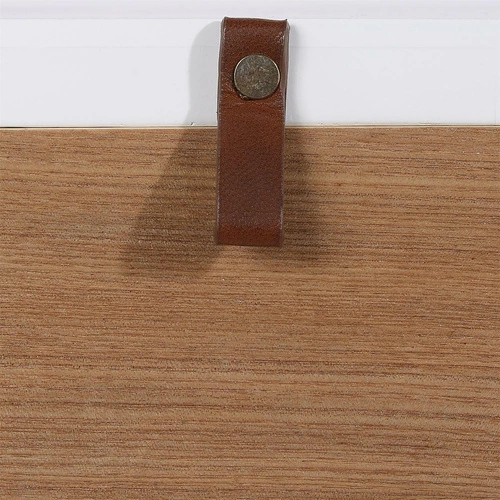 Noční stolek Elin 40 cm bílý s přírodními nohami – vintage styl od Intesi do ložnice a studentského pokoje