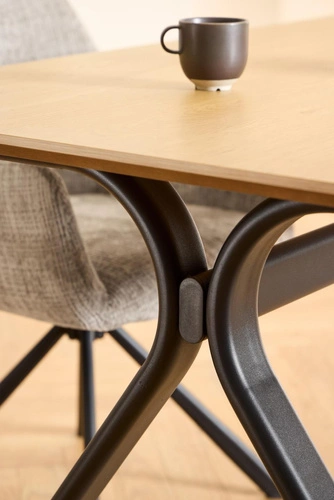 Stůl Bristol 200x100 dubový do jídelny moderní na černých nohách