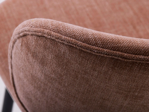 Čalouněná jídelní židle Naws růžová moderní na černých nohách do jídelny a obýváku