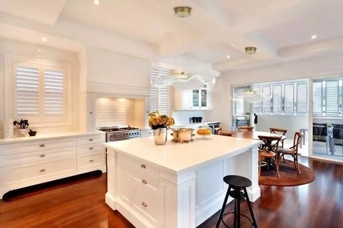 Závěsné svítidlo Velo no.2 zlaté LED moderní do obýváku a jídelny, nastavitelné 50 cm