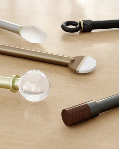 Jednoduchá garnýž Umbra Blok černá matná nastavitelná 91–183 cm moderní do obýváku