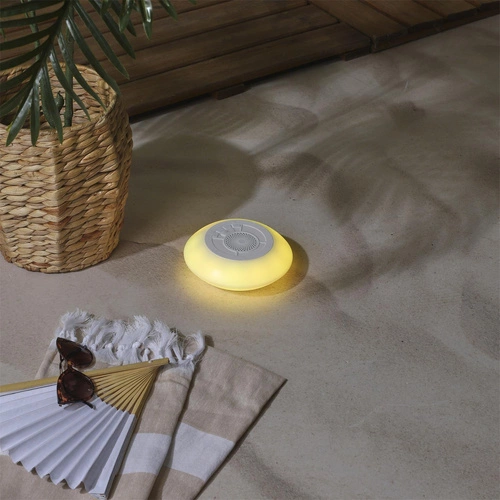 Vodotěsný reproduktor, který mění barvy