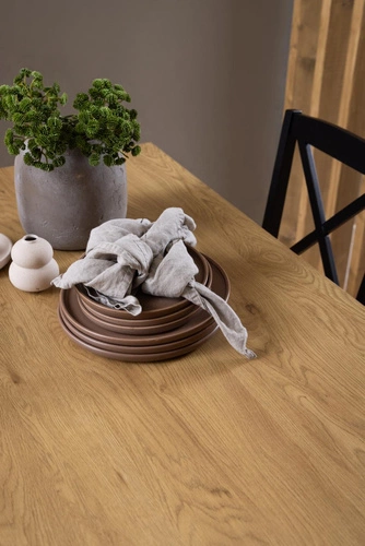 Jídelní stůl Peru 120x80 cm dub artisan s černými nohami moderní Actona