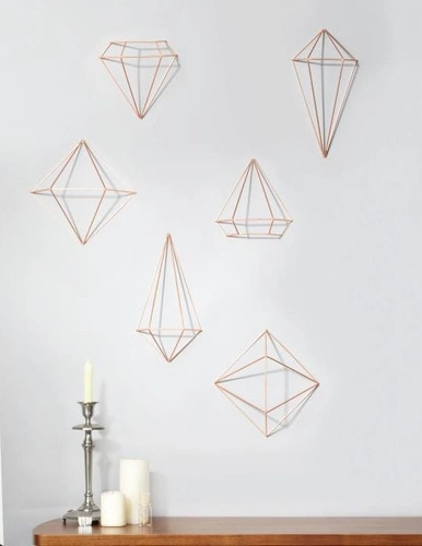 Prisma Cooper moderní kovová nástěnná geometrická dekorace Umbra do obýváku měděná 25 cm
