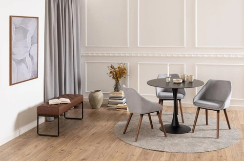 Čalouněná židle Nils Actona šedá skandinávská s područkami do jídelny a obýváku