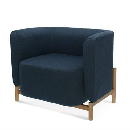 Relaxační křeslo Polar FAMEG do obýváku moderní čalouněné s područkami