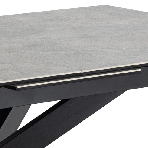 Rozkládací jídelní stůl Irwine Actona šedá keramická deska černé nohy moderní 168–210x90 cm