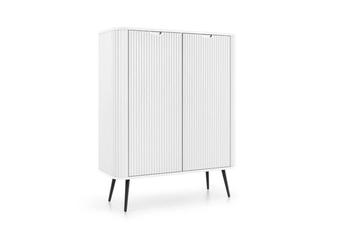 Vysoká bílá komoda Seda s drážkováním na černých nohách 129 cm moderní do obýváku