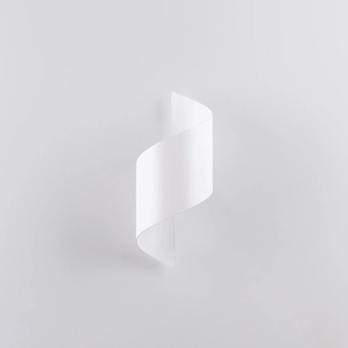 Moderní bílá nástěnná lampa TALASSA SOLLUX LIGHTING do obýváku a ložnice kovová 31 cm