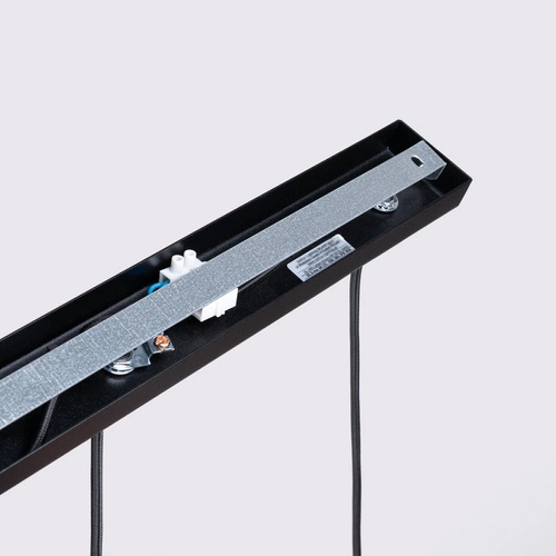 Závěsné svítidlo KARBON 3L černé nastavitelné do obýváku a jídelny moderní hliník