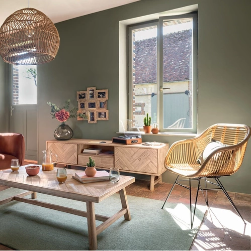 Ratanová židle Koeta Atmosphera do jídelny a obývacího pokoje s područkami na kovových nohách