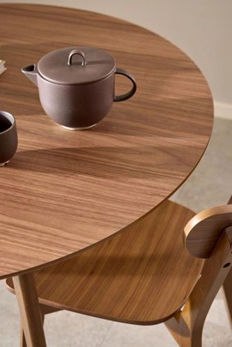 Jídelní kulatý stůl Roxby 105 cm ořech skandinávský dřevěný Actona