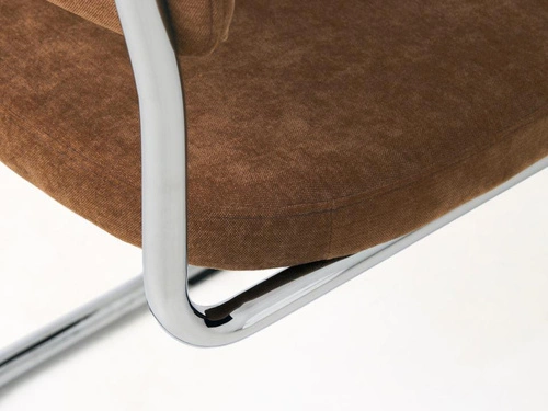 Jídelní čalouněná moderní židle Griffin na lyžinách