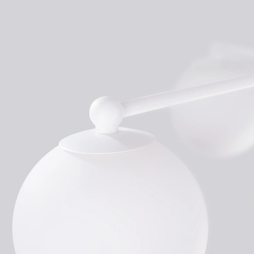 Stropní lustr ASTRAL 3 bílá koule minimalistický do obýváku a ložnice 62 cm