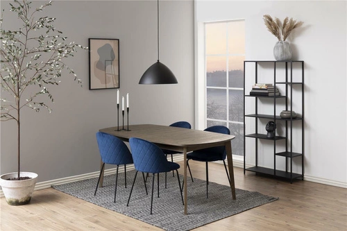 Čalouněná jídelní židle glamour Louise Actona, modrá s černými nohami