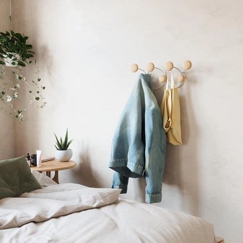 Nástěnný věšák Umbra Dotsy bílý moderní 7 háčků do předsíně