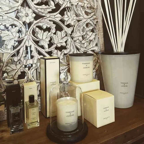 Sojová vonná svíčka Cereria Molla Boutique Tuberóza Jasmín béžová do obýváku 230g