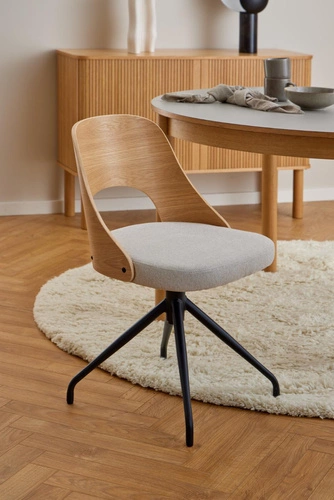 Otočená čalouněná židle Lucy skandinávská béžová dubová jídelní moderní Actona