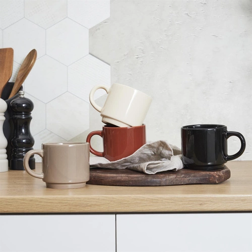 Sada 4 keramických hrnků Japandi na stojanu Intesi na kávu a čaj multicolor