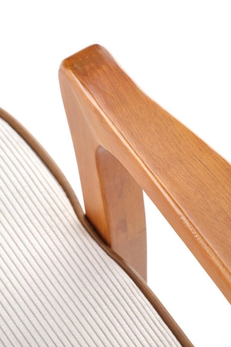 Odpočinkové křeslo Grejs béžové skandinávské do obýváku z látky na dřevěných nohách