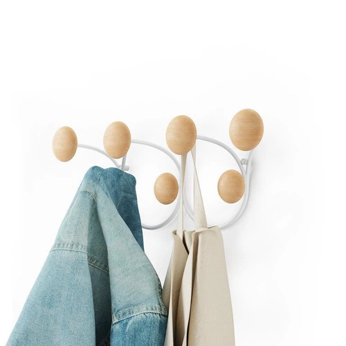 Nástěnný věšák Umbra Dotsy bílý moderní 7 háčků do předsíně