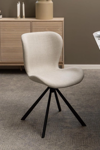 Otočná židle Batilda Actona čalouněná béžová do jídelny moderní s černými nohami