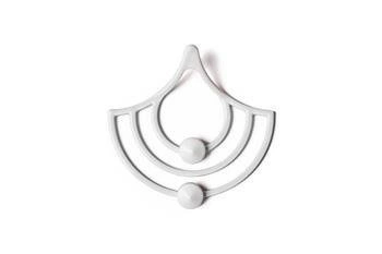 Moderní bílý kovový nástěnný věšák Husk XS POLYHEDRA do předsíně nebo šatny