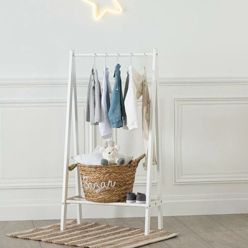 Dětský stojanový věšák na oblečení bílý s policí Atmosphera moderní do dětského pokoje