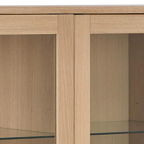 Vitrína Marte dřevěná skandinávská do obýváku bělený dub 140 cm