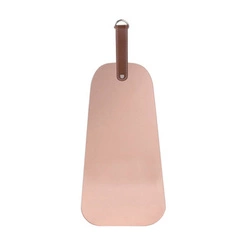 Oválné závěsné zrcadlo na řemínku měděné Pagaj Intesi do předsíně moderní