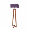 Moderní fialová stojací lampa do obýváku s dřevěným podstavcem a stínidlem Lysne 138 cm