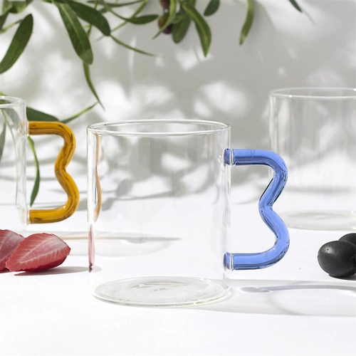 Skleněný hrnek Zig Zag modrý Intesi 350 ml na kávu a čaj