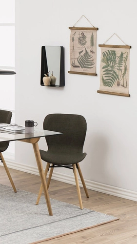 Čalouněná židle Batilda Actona do jídelny a obýváku dubová khaki v boho stylu