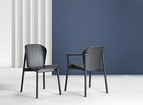 Dřevěná jídelní židle Finn SCAB Design černá moderní stohovatelná retro