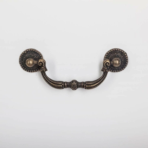 Bílá komoda se zásuvkami Chrysa 113 cm vysoká do ložnice a předsíně Atmosphera