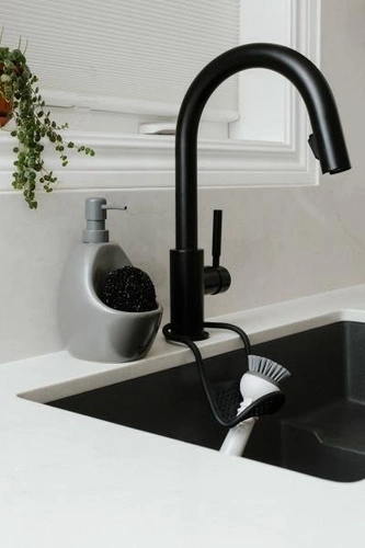 Keramický dávkovač na mycí prostředek a houbičku Joey Umbra šedý do kuchyně