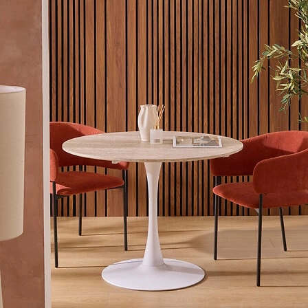 Kulatý jídelní stůl Elias 102 cm moderní bílý travertin do jídelny a kuchyně Atmosphera