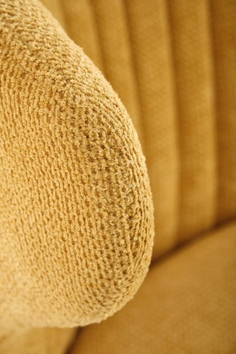 Čalouněná jídelní židle Odile Intesi hořčicová moderní na černých nohách