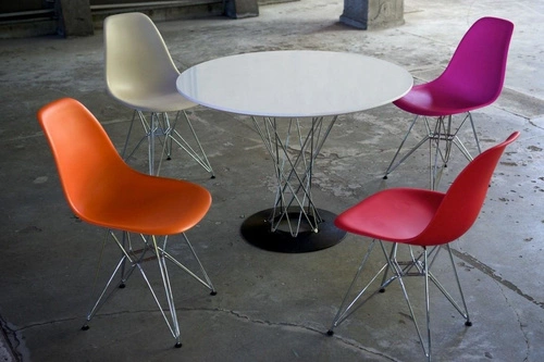 Kulatý jídelní stůl Cyklon inspirovaný Cyclone bílý moderní 100 cm D2.DESIGN