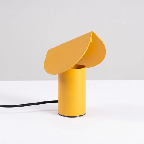 Stolní LED lampa BISCUIT značky Thoro Lighting v žluté barvě 13 × 12