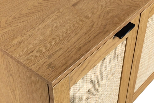 Komoda Capri 120 cm ratanová se skříňkami na černých nohách do obýváku moderní boho