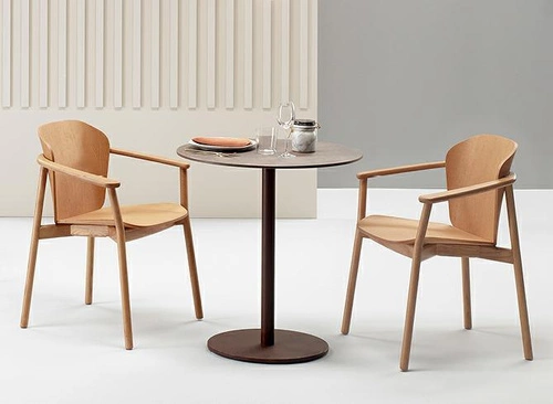 Dřevěná jídelní židle s područkami FINN SCAB Design, moderní, stohovatelná, ořech