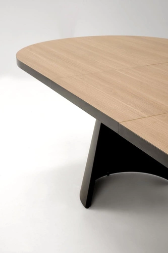 Rozkládací jídelní stůl Ardel oválný moderní přírodní deska černé nohy 180-240 cm