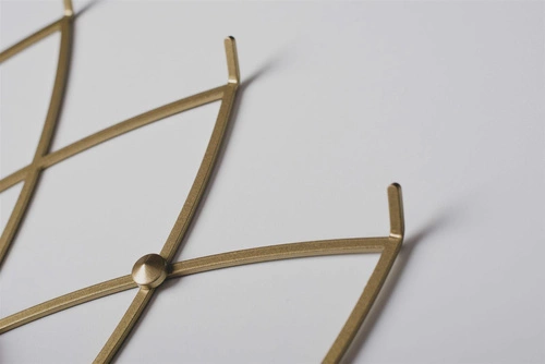 Lotos POLYHEDRA moderní nástěnný věšák do předsíně zlatý kovový dekorativní