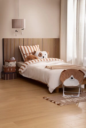 Dětský dekorativní polštář Scott Atmosphera bouclé pejsek bílý do dětského pokoje