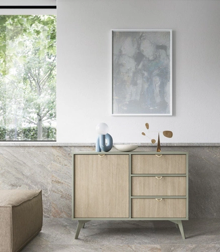 Komoda Sage glamour se zásuvkami a skříňkou v rybí kostce na nožkách do obýváku 106 cm