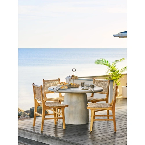 Kulatý dekorativní podnos Rifbjerg z mořské trávy v přírodní barvě na servírování