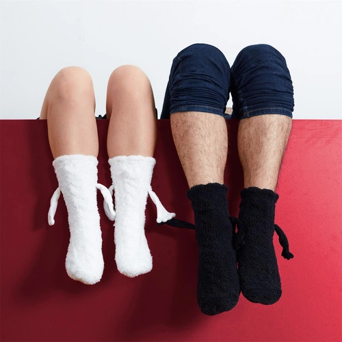 Bílé ponožky Intesi s magnetickými packami, prodyšné, moderní, praktické jako dárek