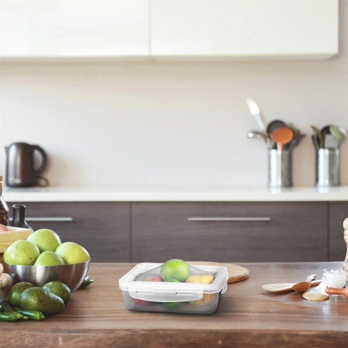 Plastový lunchbox Intesi průhledný s pružným víkem a těsným uzávěrem do práce